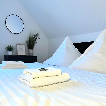 Ama Home Apartment In Hiddenhausen - Wlan, Smart-Tv - Nahe A30 & A2 - Nur 10 Min Von Herford Ngoại thất bức ảnh