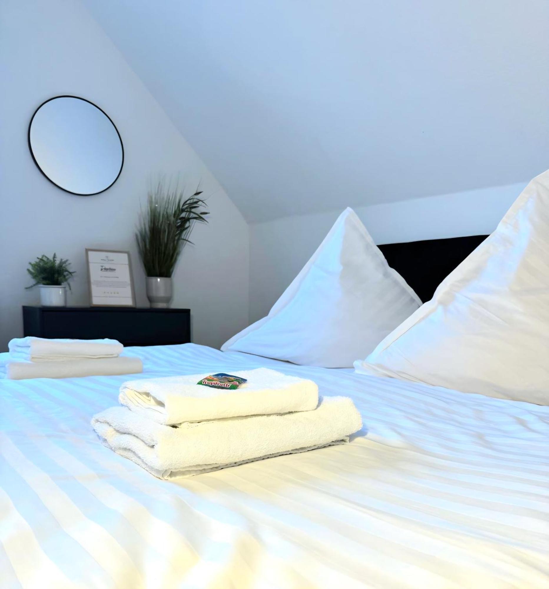 Ama Home Apartment In Hiddenhausen - Wlan, Smart-Tv - Nahe A30 & A2 - Nur 10 Min Von Herford Ngoại thất bức ảnh