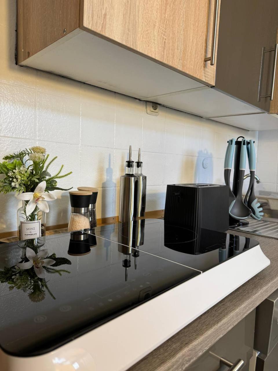 Ama Home Apartment In Hiddenhausen - Wlan, Smart-Tv - Nahe A30 & A2 - Nur 10 Min Von Herford Ngoại thất bức ảnh